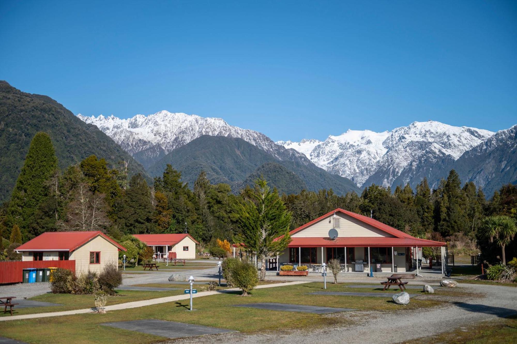 Franz Josef Top 10 Holiday Park Exterior photo